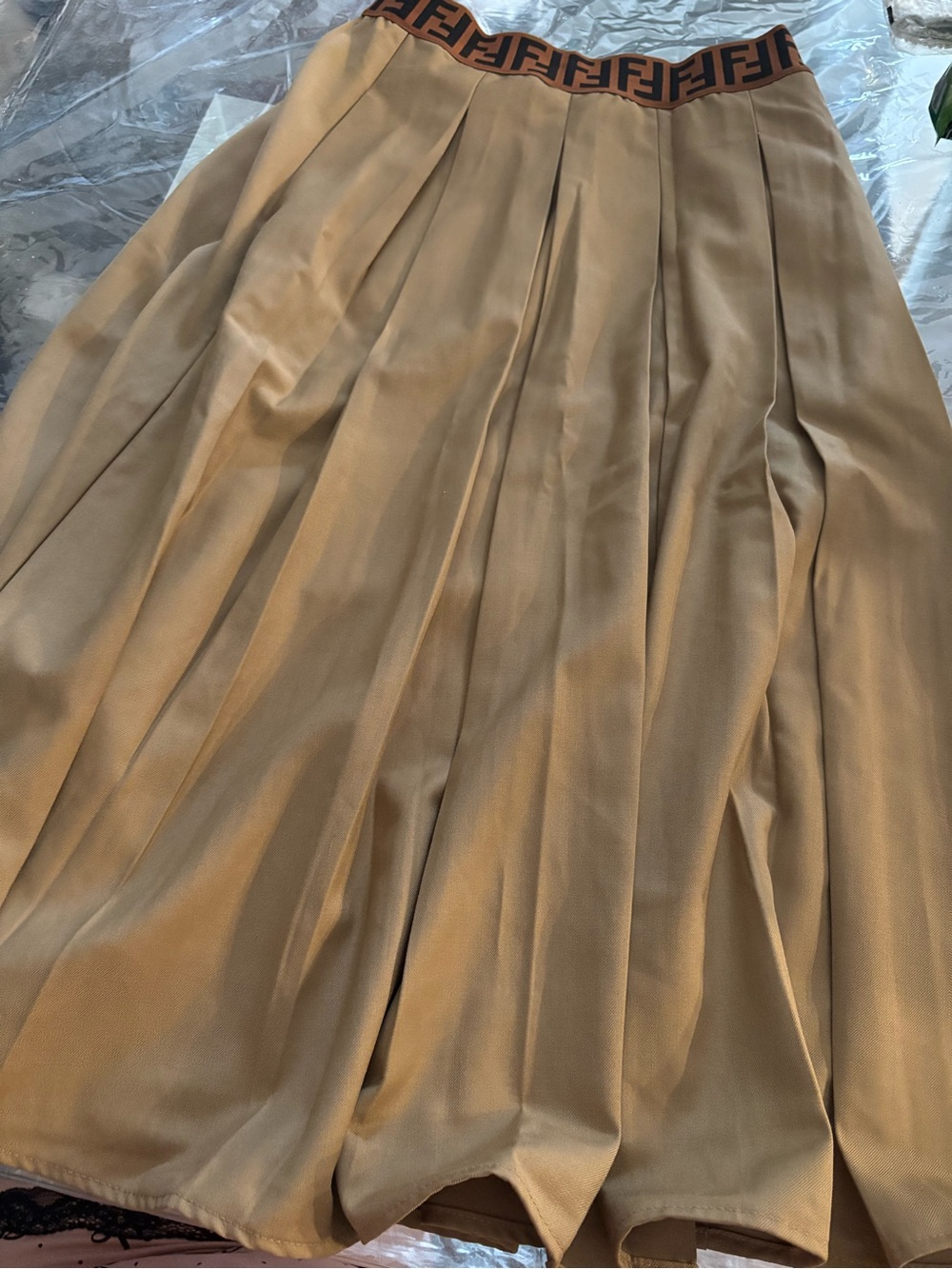 Fendi A-Line Pleated Khaki Skirt with Branded Elastic Waist new size 36 small
